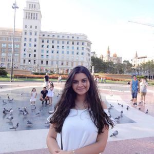 Meet your Posher, Yasmin